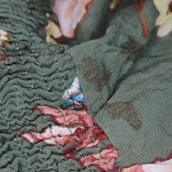 Off shoulder top - Picture 7 of 7